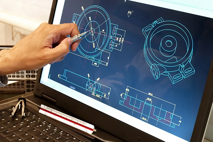 Disegno di un pezzo meccanico tramite software CAD a Modena