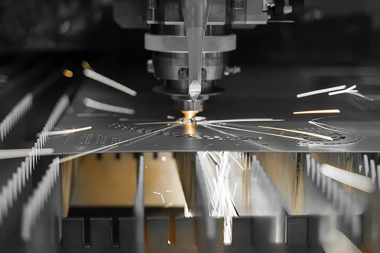 Taglio laser di precisione su lamiera a Parma